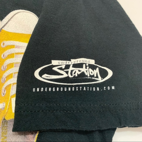 Men’s Converse Bay Island Black Graphic Tee - Picture 3 of 8